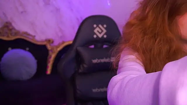 CuteeFoxy online show from 12-19-25, 02:24