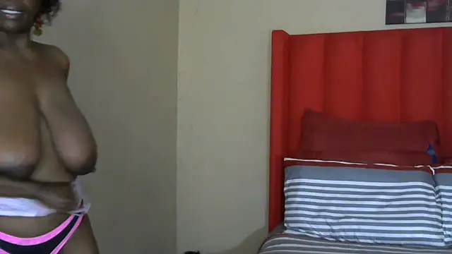 Snapshot of AfroGodesss124 chatting on 01-15-26, 07:46 AfroGodesss124 online show from 01-15-26, 07:46