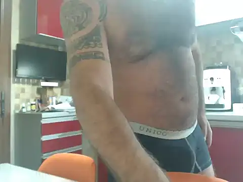 Snapshot of COBRAboySEX@xh chatting on 10-14-25, 05:47 COBRAboySEXxh online show from 10-14-25, 05:47