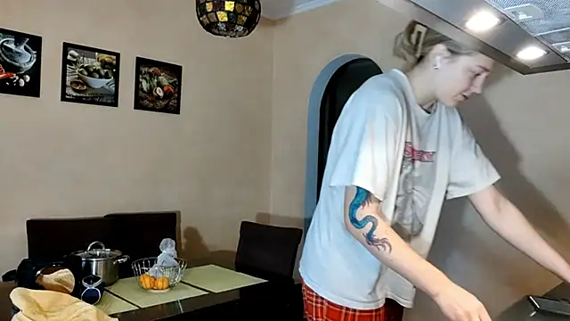 ThomasinaGalvin online show from 11-09-25, 10:24