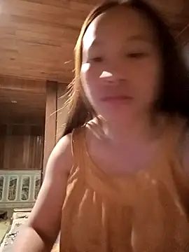 Snapshot of Mising5022 chatting on 10-31-25, 12:28 Mising5022 online show from 10-31-25, 12:28