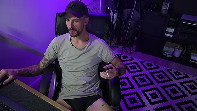 monsieurguitsxxx online show from 11-20-25, 01:11