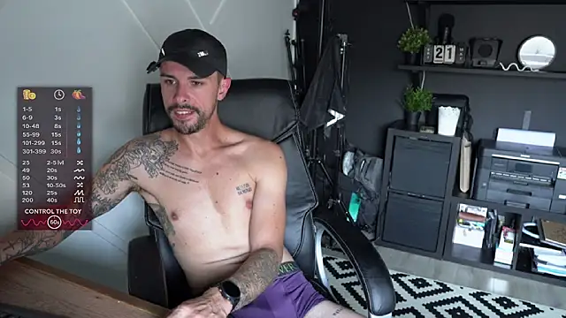 monsieurguitsxxx online show from 07-17-26, 12:45