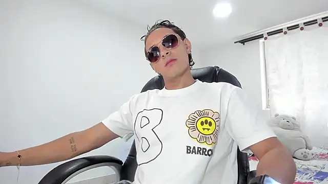 Hayden Boy  online show from 10-16-25, 01:45