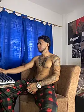 Kylian Alessandro online show from 10-21-25, 12:06