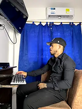 Kylian Alessandro online show from 11-14-25, 04:28