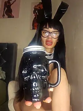 LucyMiax online show from 10-31-25, 06:09