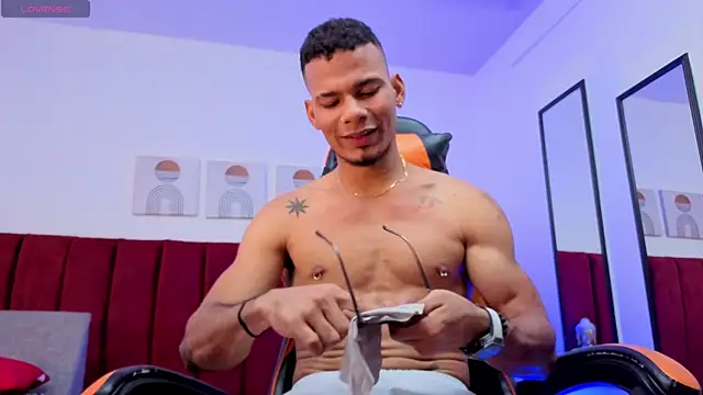 Snapshot of DaamonSlader_ chatting on 10-25-25, 08:14 DaamonSlader online show from 10-25-25, 08:14