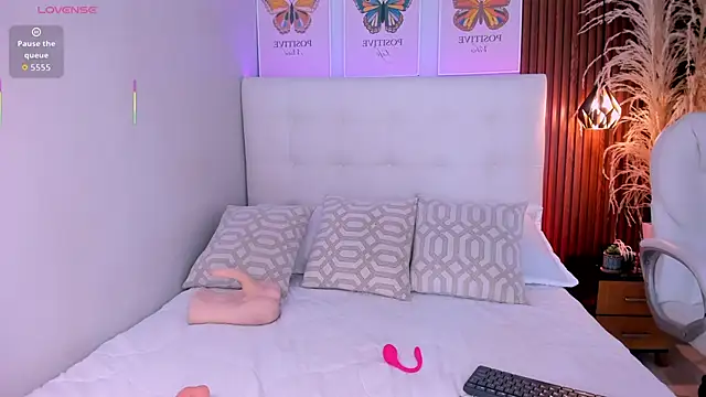 susie thomsonn online show from 01-14-26, 01:22