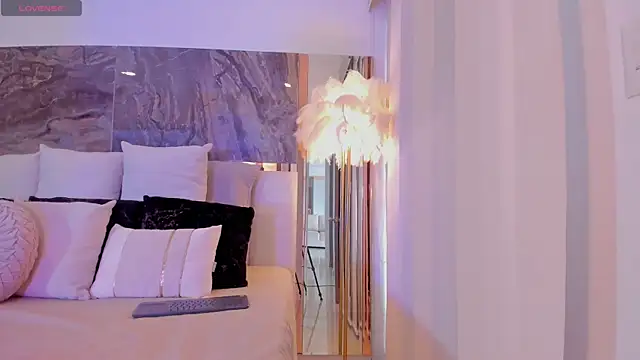 Rashel Frost  online show from 11-10-25, 04:17