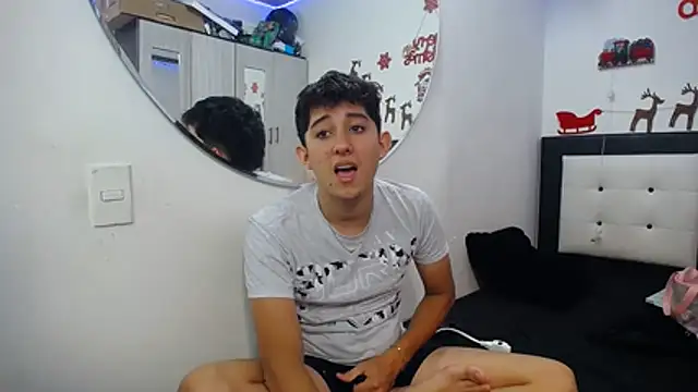 Snapshot of Dravith_Valery chatting on 12-18-25, 10:10 Dravith Valery online show from 12-18-25, 10:10