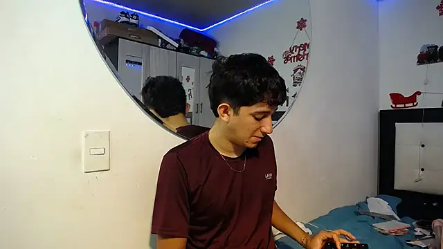 Snapshot of Dravith_Valery chatting on 12-20-25, 04:08 Dravith Valery online show from 12-20-25, 04:08