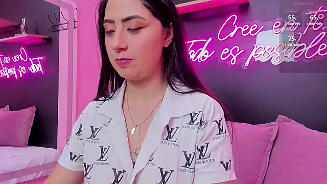 JuliethCruz  online show from 10-23-25, 05:55