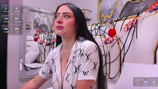 JuliethCruz  online show from 11-01-25, 05:48