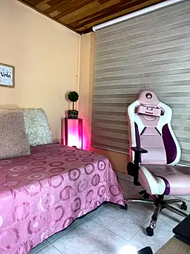 Meggie  online show from 11-21-25, 11:14