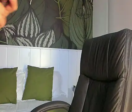 Snapshot of Mike_montoya01 chatting on 10-22-25, 06:02 Mike montoya01 online show from 10-22-25, 06:02