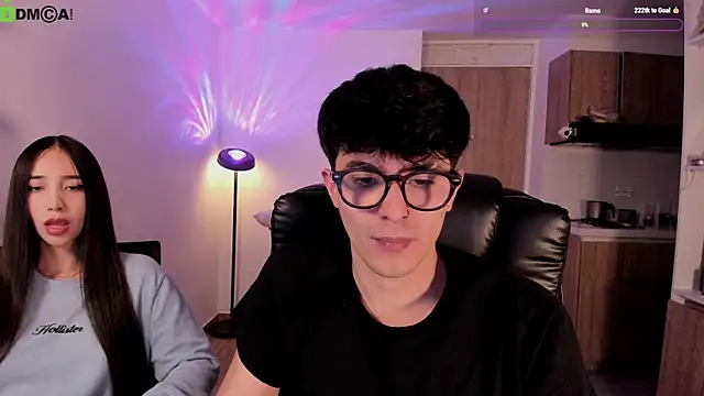 Snapshot of Mikeyvioleta_ chatting on 05-18-26, 12:11 Mikeyvioleta online show from 05-18-26, 12:11