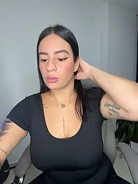 Emily Kurth23 online show from 11-29-25, 11:19