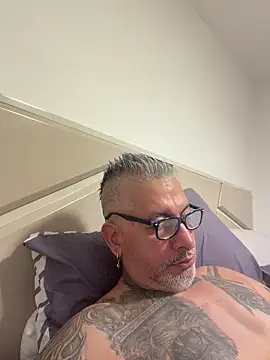 roygomez online show from 11-04-25, 06:51