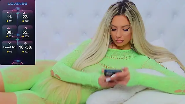 Snapshot of AriannaSins chatting on 02-03-25, 04:31 AriannaSins online show from 02-03-25, 04:31