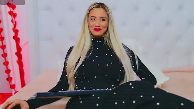 Snapshot of AriannaSins chatting on 02-07-25, 04:24 AriannaSins online show from 02-07-25, 04:24