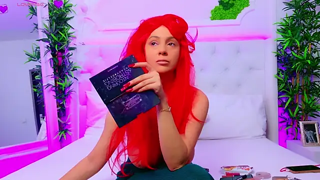 Snapshot of AriannaSins chatting on 11-12-25, 01:22 AriannaSins online show from 11-12-25, 01:22