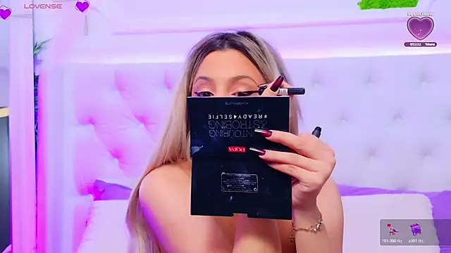 Snapshot of AriannaSins chatting on 12-18-25, 01:17 AriannaSins online show from 12-18-25, 01:17