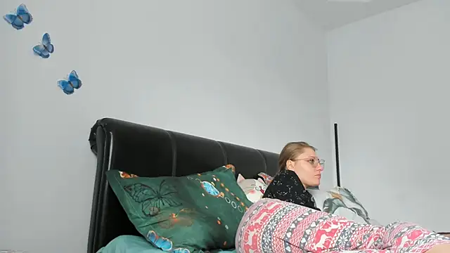 SandyCassie online show from 03-28-26, 01:11