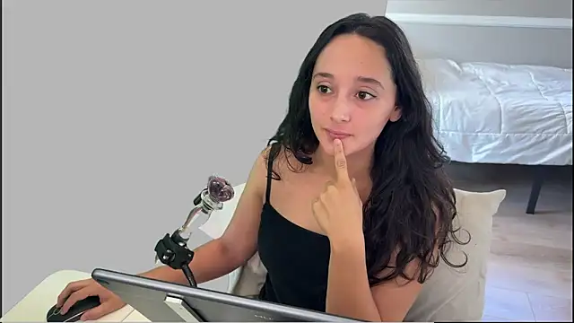 WinnieRin online show from 12-03-25, 09:02