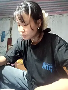 Snapshot of Lin-a- chatting on 10-26-25, 05:02 Lin-a- online show from 10-26-25, 05:02