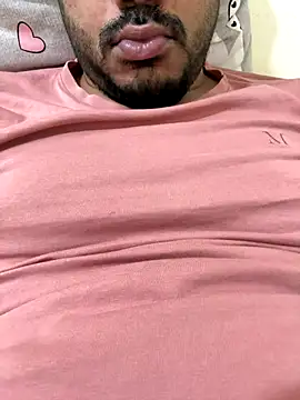 Snapshot of Handsome8677 chatting on 12-19-25, 01:34 Handsome8677 online show from 12-19-25, 01:34