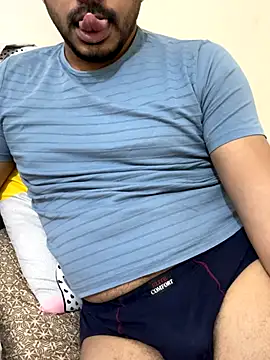 Snapshot of Handsome8677 chatting on 01-06-26, 07:56 Handsome8677 online show from 01-06-26, 07:56