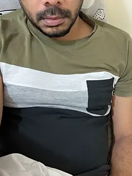 Snapshot of Handsome8677 chatting on 02-04-26, 08:25 Handsome8677 online show from 02-04-26, 08:25