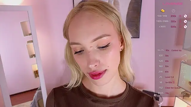 Snapshot of Grace_Glend chatting on 11-26-25, 10:11 Grace Glend online show from 11-26-25, 10:11