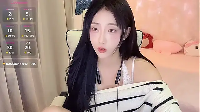 Snapshot of Ximi1 chatting on 12-05-25, 04:25 Ximi1 online show from 12-05-25, 04:25