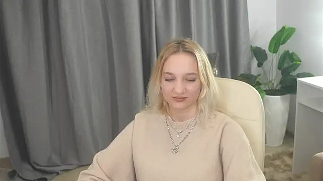 IngridGotto online show from 10-21-25, 02:40