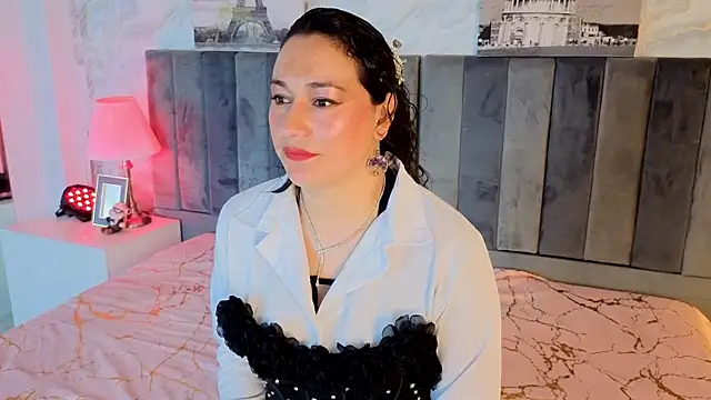 Snapshot of Elizabeth_bennett_6 chatting on 01-05-26, 06:11 Elizabeth bennett 6 online show from 01-05-26, 06:11