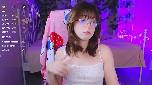 Snapshot of Soffi_Toffi chatting on 10-28-25, 03:14 Soffi Toffi online show from 10-28-25, 03:14