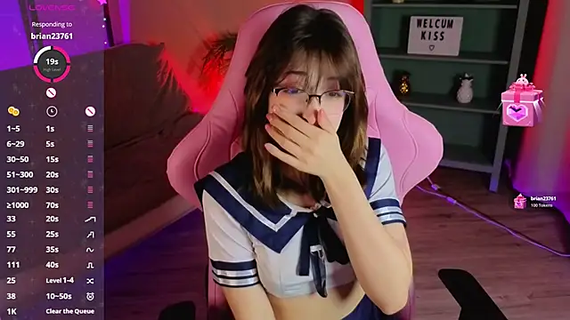 Snapshot of Soffi_Toffi chatting on 11-20-25, 10:26 Soffi Toffi online show from 11-20-25, 10:26