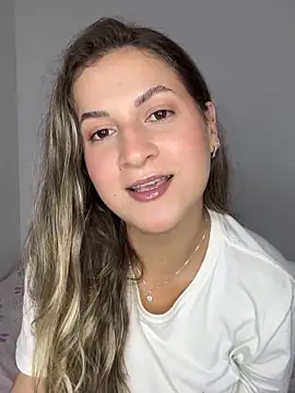 Snapshot of solmartins chatting on 11-05-25, 12:10 solmartins online show from 11-05-25, 12:10