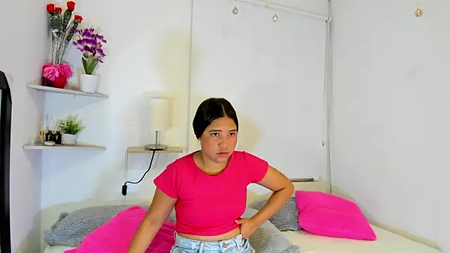 Snapshot of isa_taylorr_ chatting on 11-28-25, 12:08 isa taylorr online show from 11-28-25, 12:08