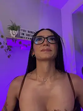 Snapshot of Im_sofiaaa chatting on 06-20-26, 02:25 Im sofiaaa online show from 06-20-26, 02:25