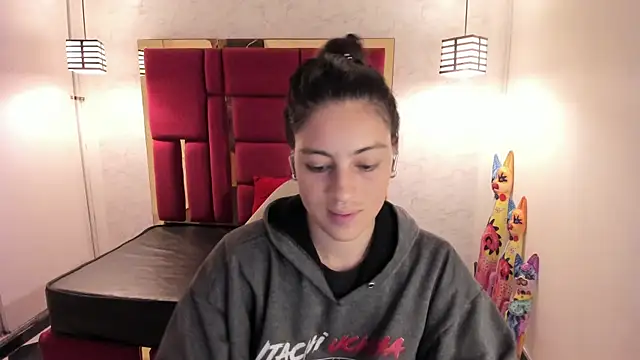 moon winy online show from 11-04-25, 11:31