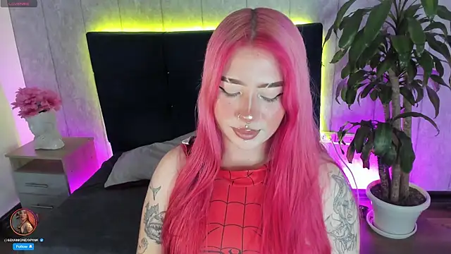 Snapshot of diamond_piink_ chatting on 10-21-25, 08:09 diamond piink online show from 10-21-25, 08:09