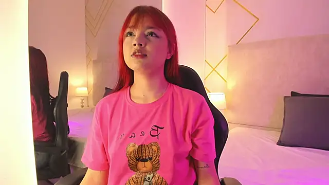 Martinaa Garcia online show from 12-13-25, 07:53