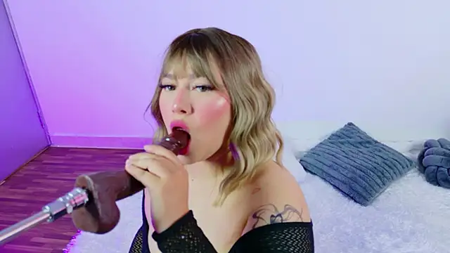 Celesttebloom   online show from 10-28-25, 05:48