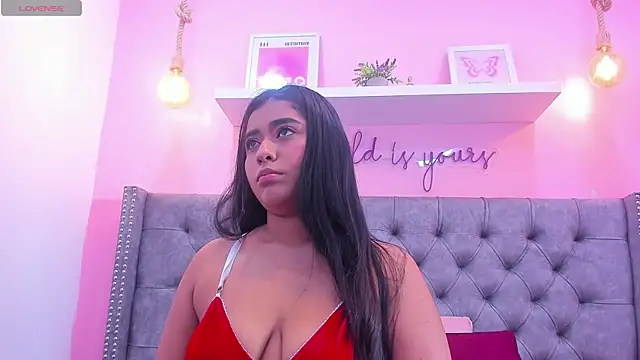 Sophiia 77 online show from 04-16-26, 07:47