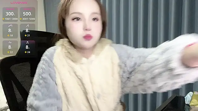 Snapshot of Momo-999 chatting on 11-19-25, 05:46 Momo-999 online show from 11-19-25, 05:46