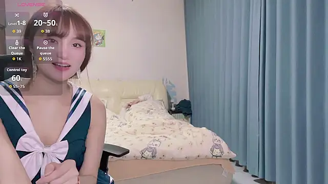 Snapshot of Momo-999 chatting on 11-23-25, 07:24 Momo-999 online show from 11-23-25, 07:24