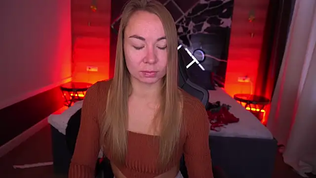 VixenMuse online show from 10-27-25, 06:50